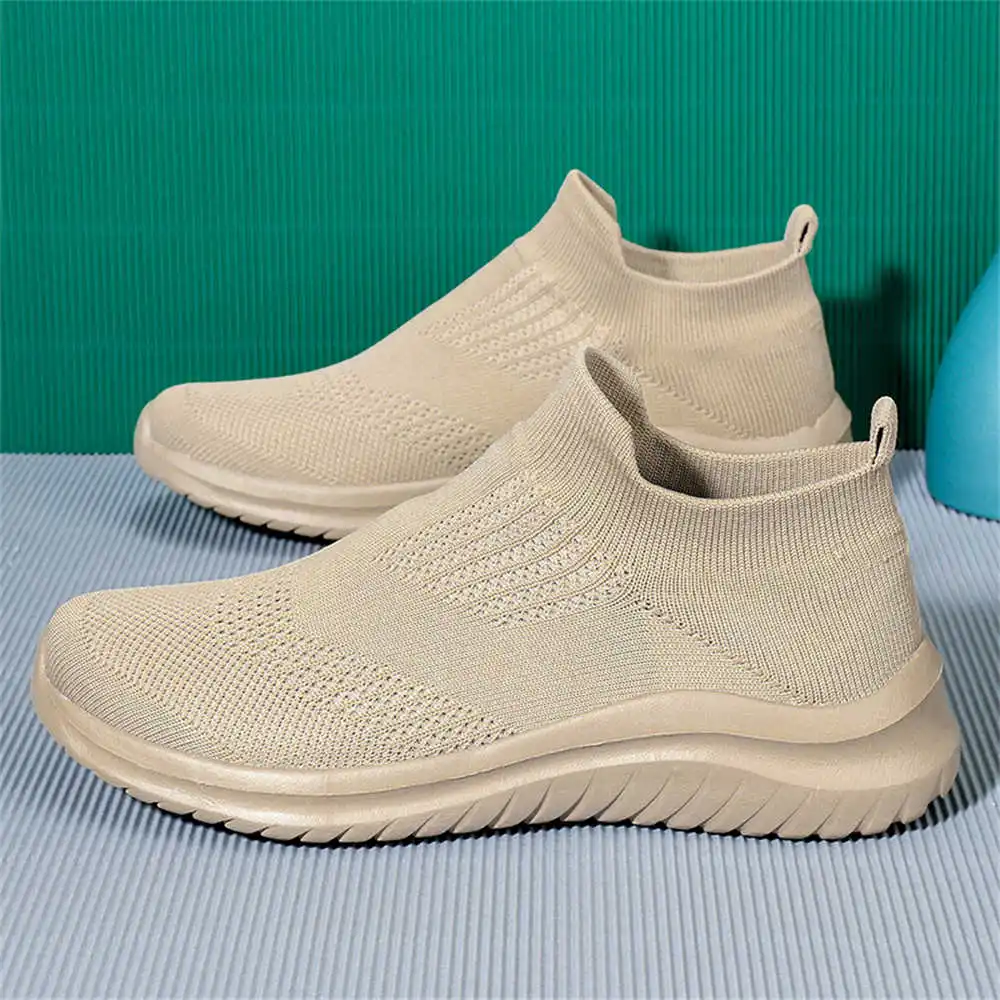 Beige Zachte Nieuwe Nieuwighei - Vintage Fashion Reseller recensie en prijs